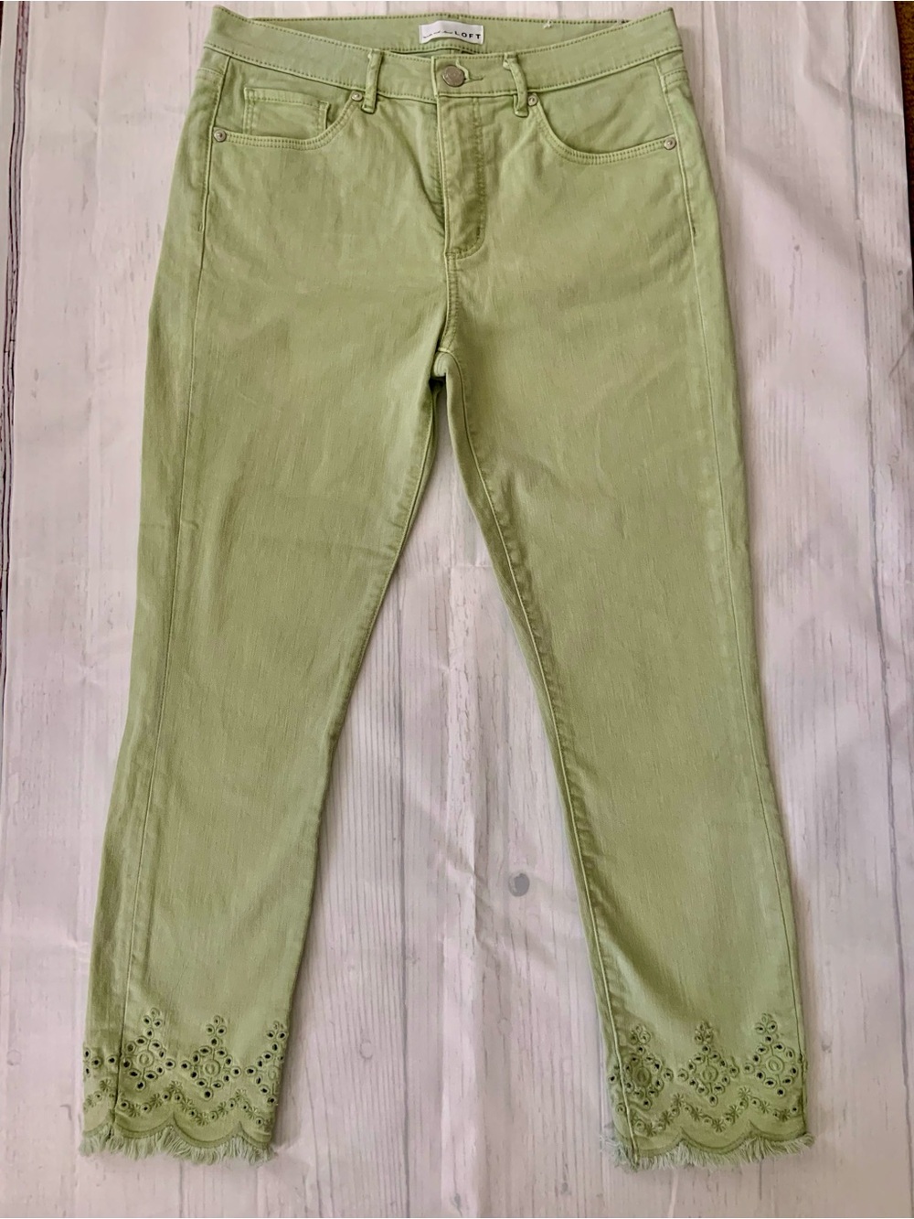 Loft Light Green Embroidered Hem Crop Jeans
Size 6